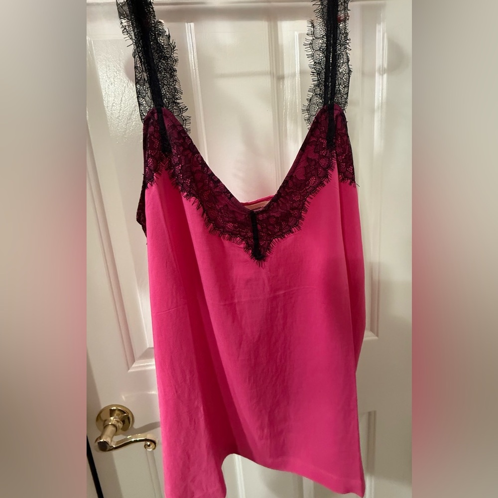 Eesome Pink Sleeveless Top with Black Lace - size Medium *NWT